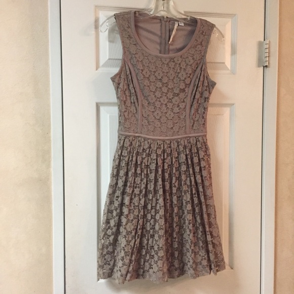 LC Lauren Conrad Dresses & Skirts - Lauren Conrad Taupe Lace Dress